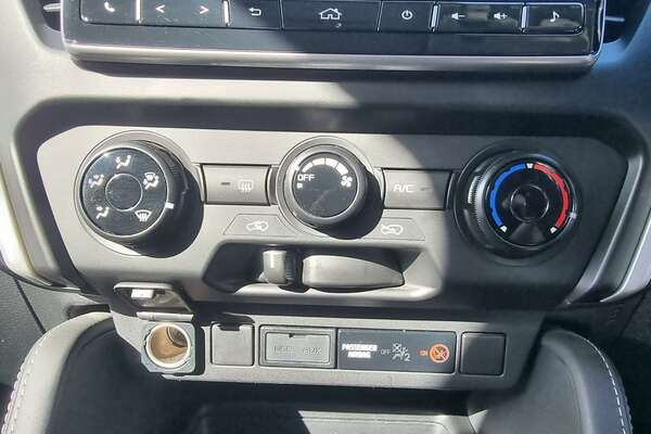 2022 Isuzu MU-X LS-M