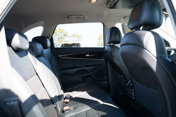 2016 Kia Sorento SLi UM