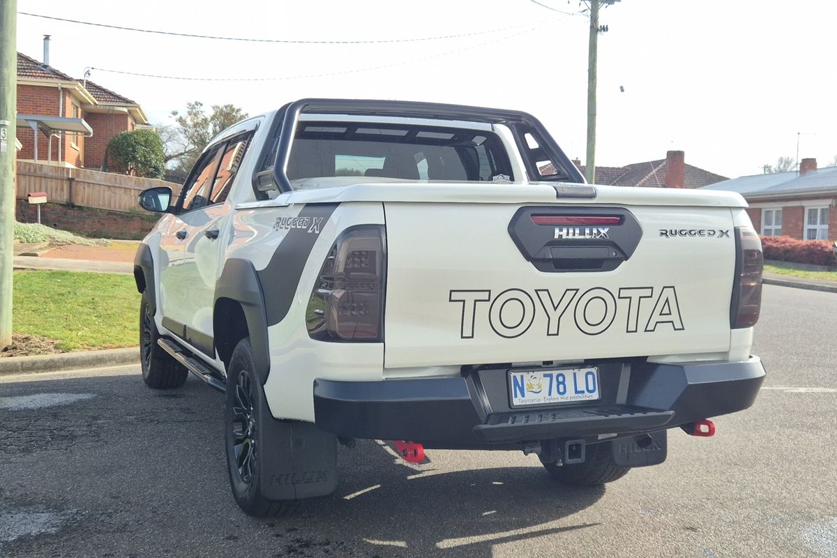 Hilux 4x4 Rugged X 2.8L T Diesel Automatic Double Cab 2U76940 001 Hilux 4x4 Rugged X 2.8L T Diesel Automatic Double Cab 2U76940 001