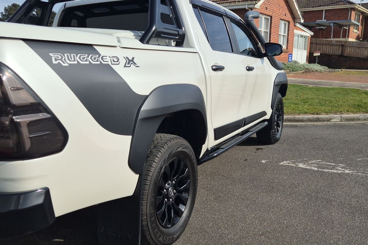 Hilux 4x4 Rugged X 2.8L T Diesel Automatic Double Cab 2U76940 001 Hilux 4x4 Rugged X 2.8L T Diesel Automatic Double Cab 2U76940 001