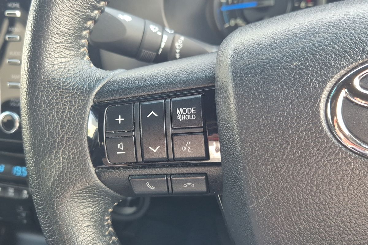 Hilux 4x4 Rugged X 2.8L T Diesel Automatic Double Cab 2U76940 001