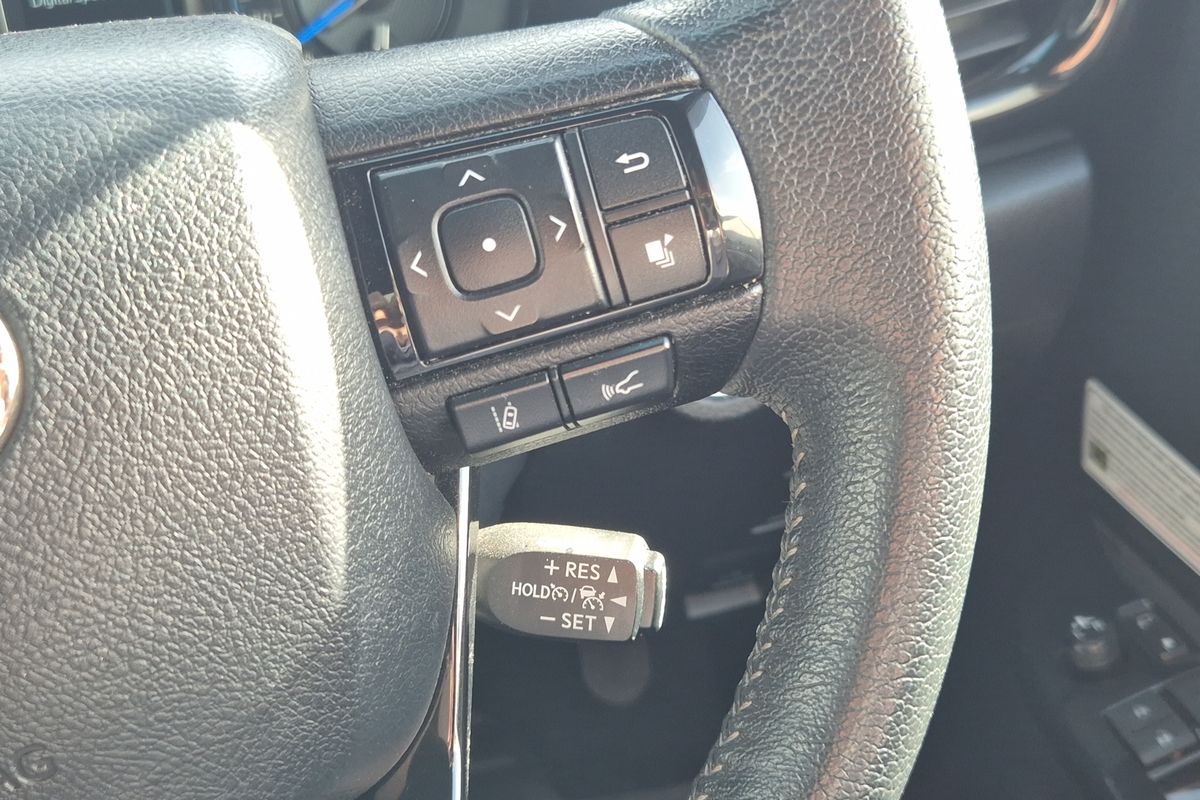 Hilux 4x4 Rugged X 2.8L T Diesel Automatic Double Cab 2U76940 001