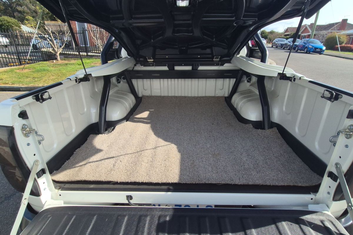 Hilux 4x4 Rugged X 2.8L T Diesel Automatic Double Cab 2U76940 001