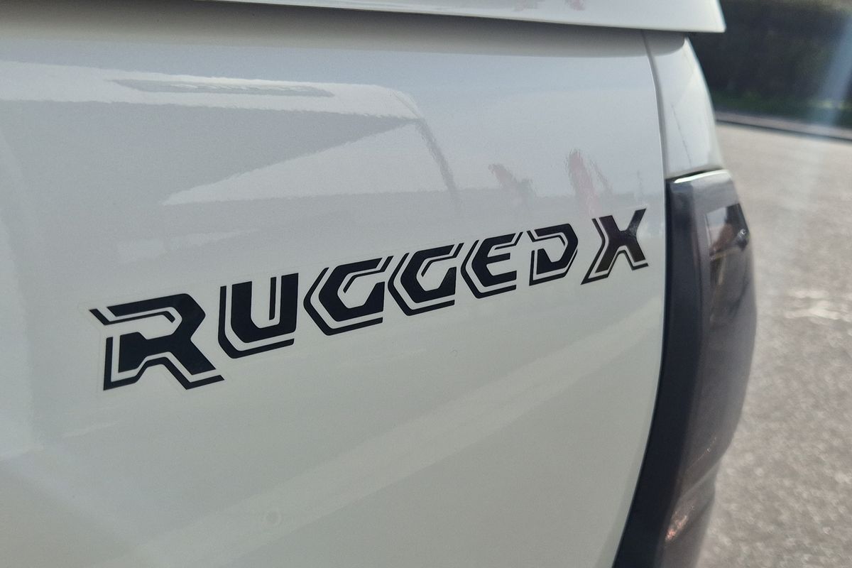Hilux 4x4 Rugged X 2.8L T Diesel Automatic Double Cab 2U76940 001