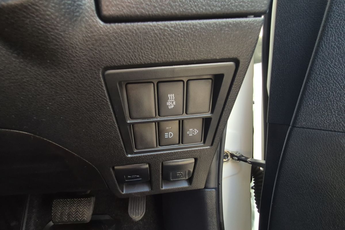 Hilux 4x4 Rugged X 2.8L T Diesel Automatic Double Cab 2U76940 001