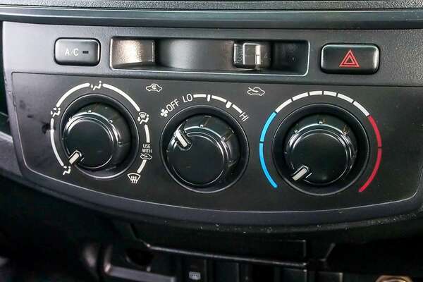 2015 Toyota Hilux SR KUN26R
