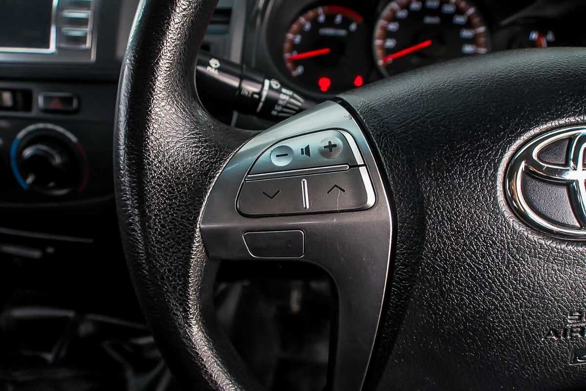 2015 Toyota Hilux SR KUN26R