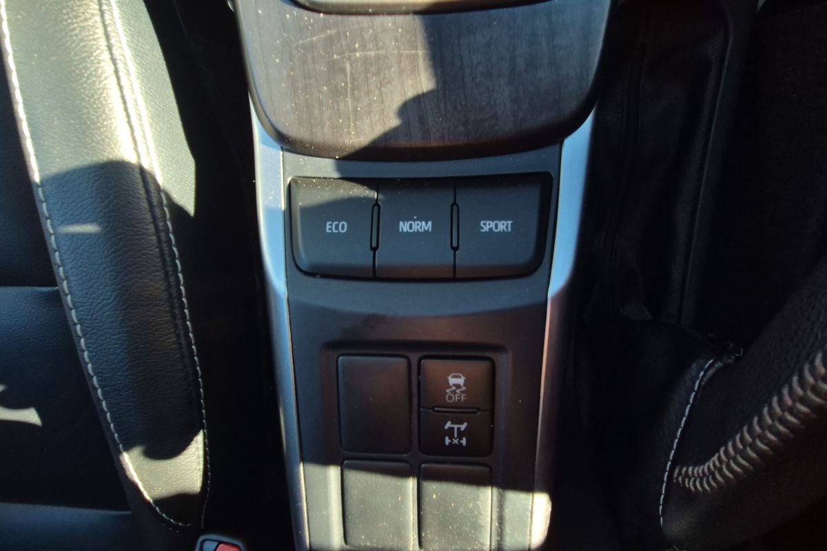 Crusade 2.8L T Diesel Automatic Wagon