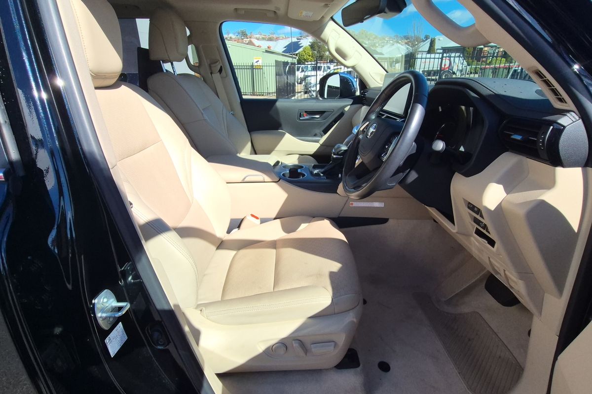 Wagon Sahara ZX 3.3L Diesel Automatic