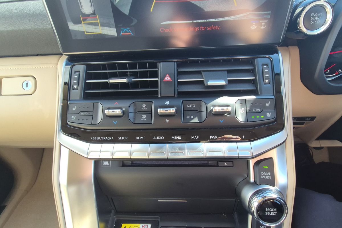 Wagon Sahara ZX 3.3L Diesel Automatic
