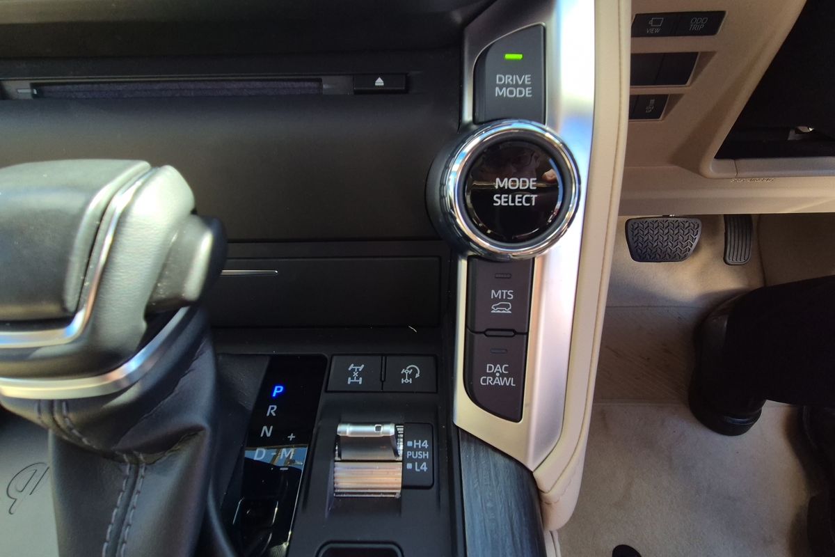 Wagon Sahara ZX 3.3L Diesel Automatic