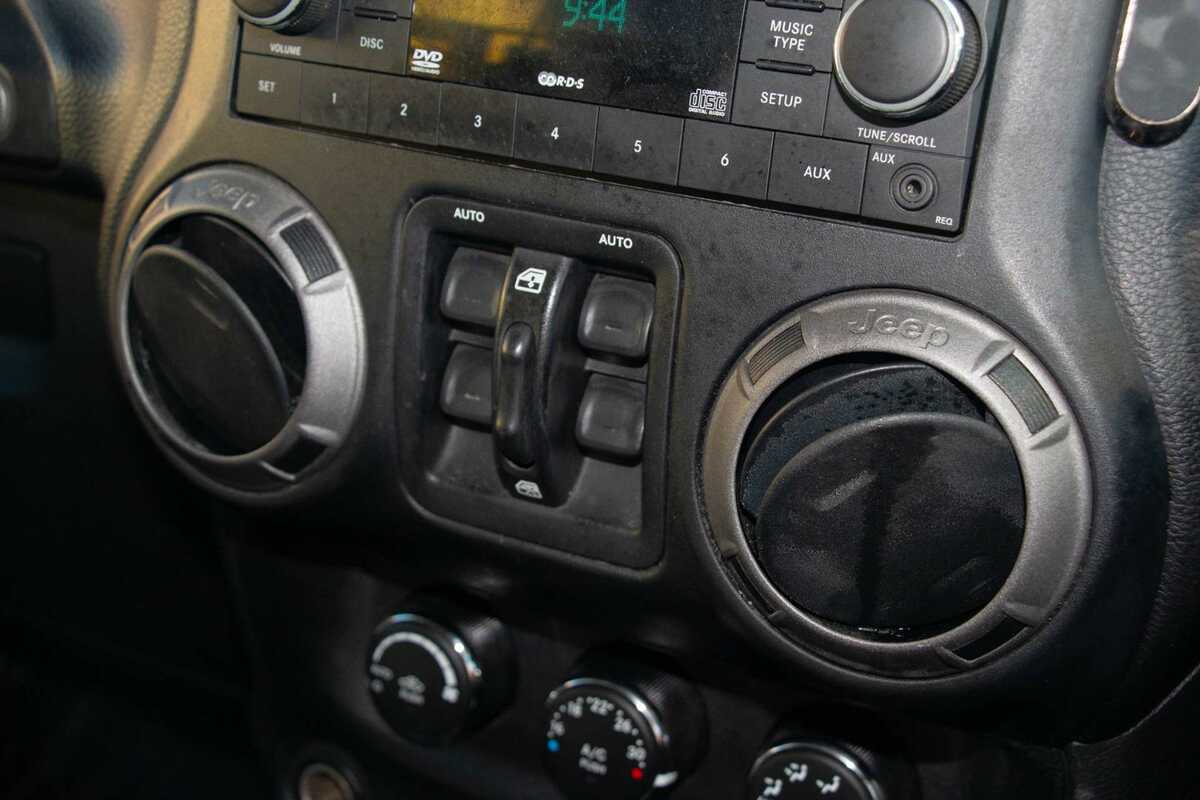 2012 Jeep Wrangler Unlimited Sport JK