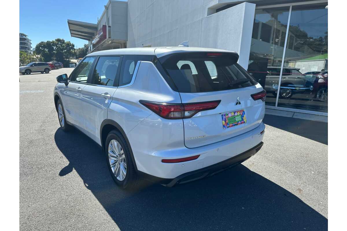 2021 Mitsubishi Outlander ES ZM