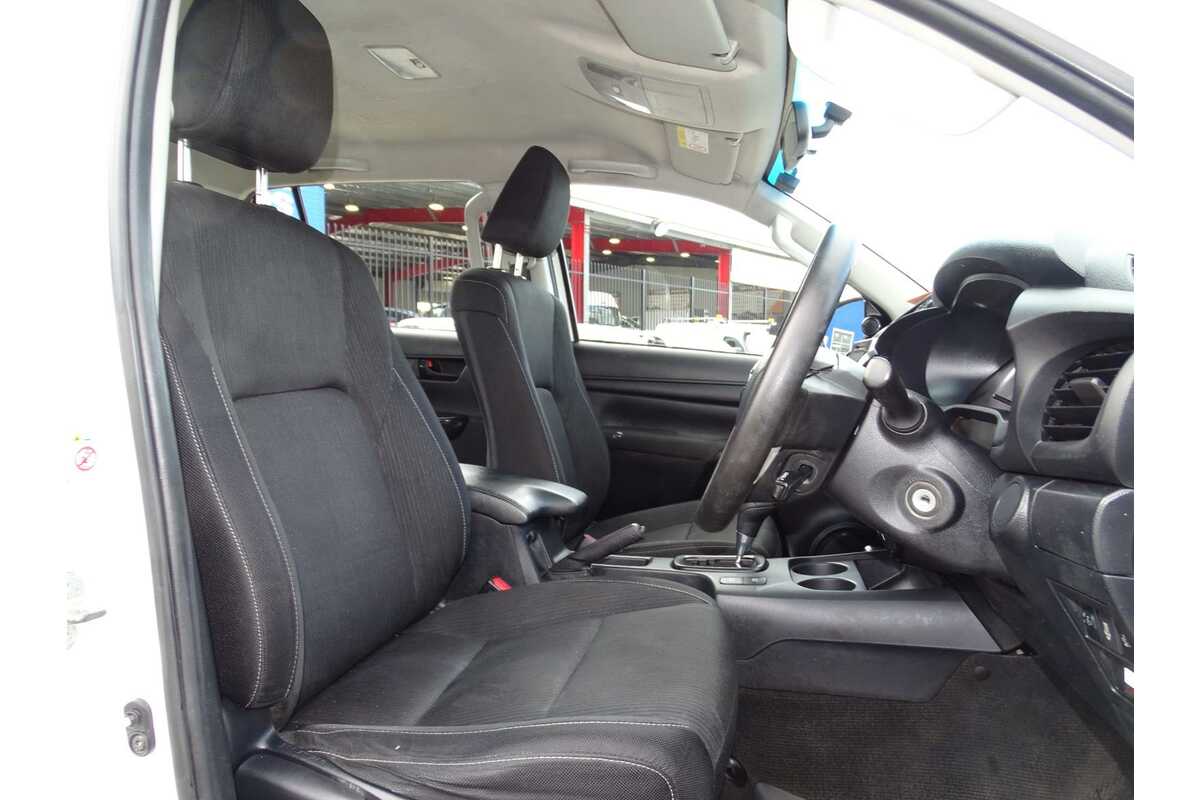 2016 Toyota Hilux SR GUN126R