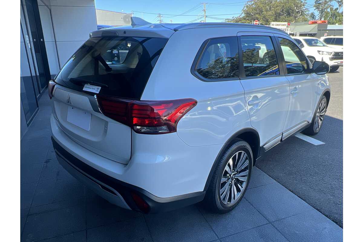 SOLD 2019 Mitsubishi Outlander ES Used SUV Coffs Harbour NSW