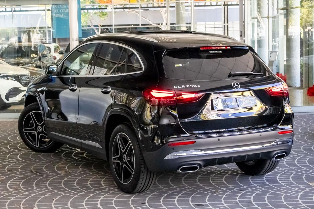 H247 806+056MY GLA250 e with E Q hy WAG SSD 8s H247 806+056MY GLA250 e with E Q hy WAG SSD 8s