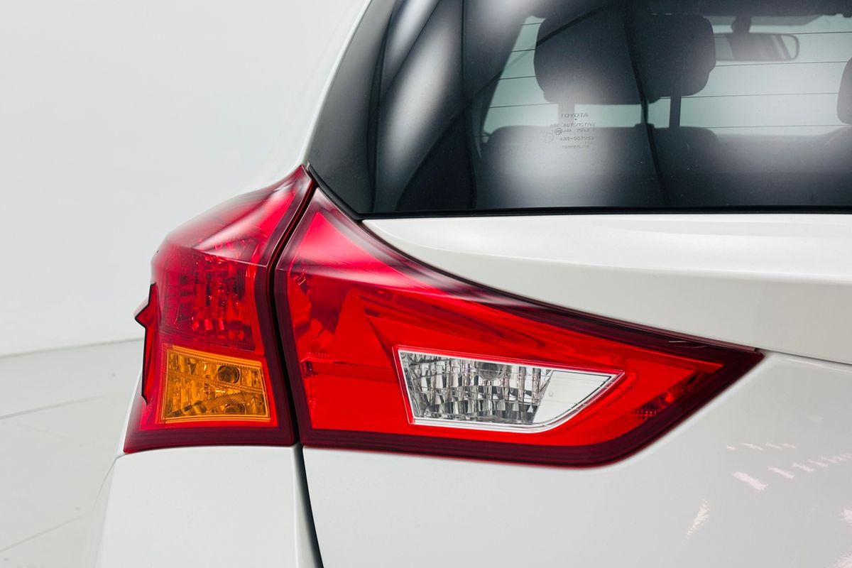 2015 TOYOTA COROLLA ASCENT SPORT AUTO 5D HATCHBACK 4CYL