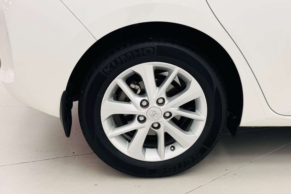 2015 TOYOTA COROLLA ASCENT SPORT AUTO 5D HATCHBACK 4CYL