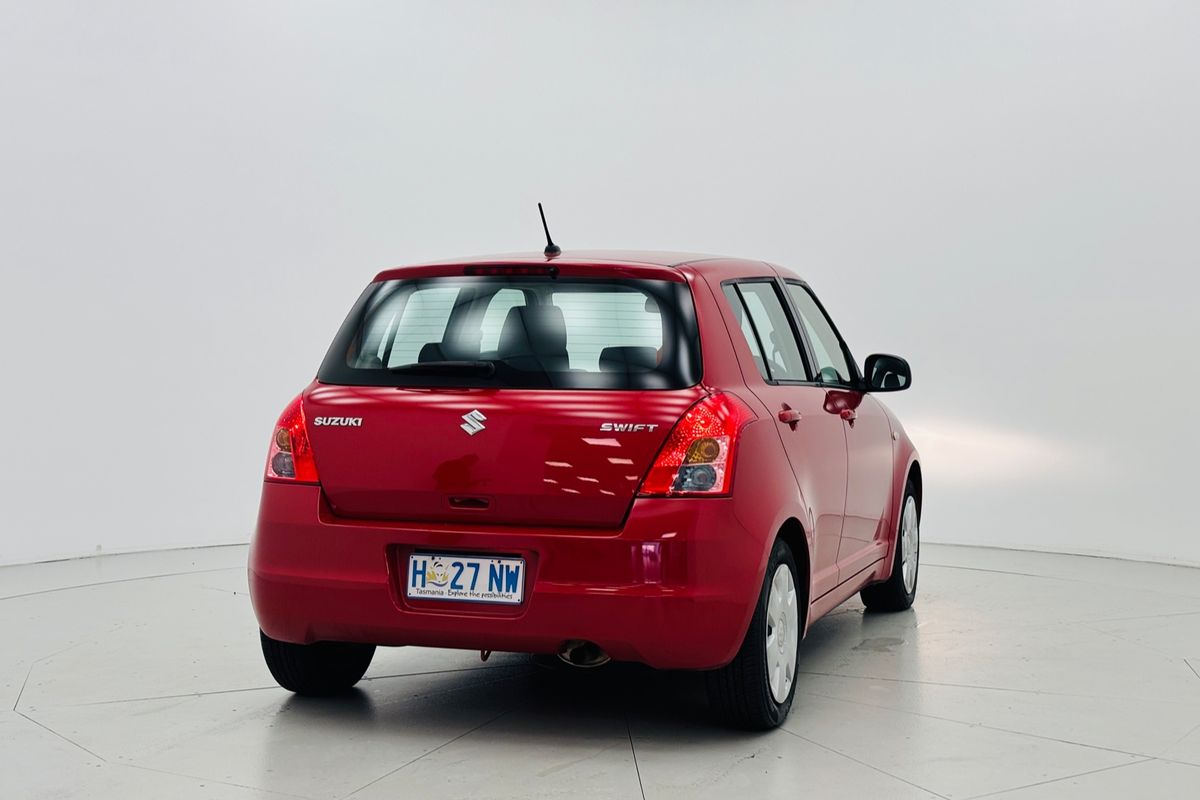 2009 SUZUKI SWIFT  5 SP MANUAL 5D HATCHBACK 4CYL
