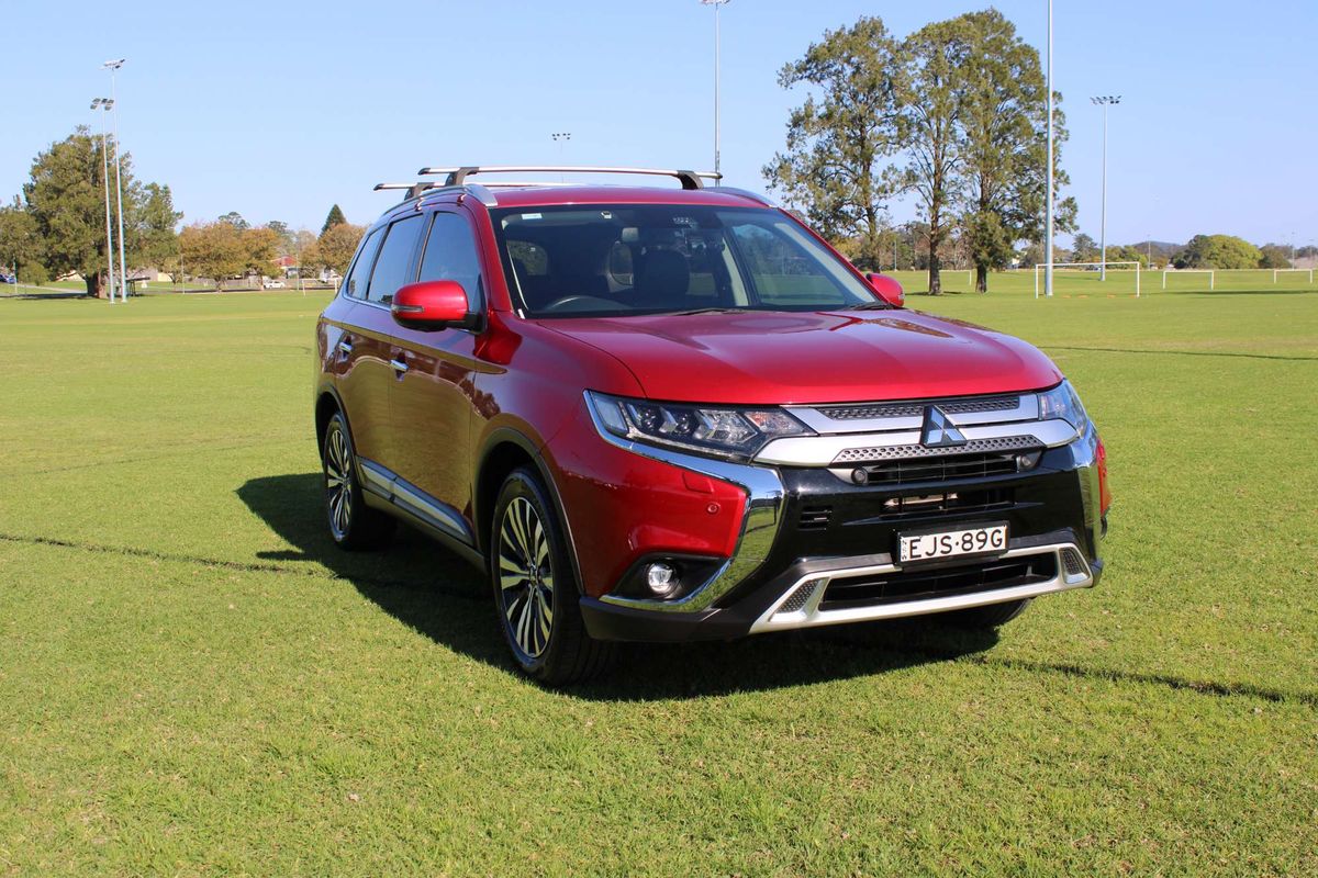 2019 MITSUBISHI OUTLANDER EXCEED 7 SEAT (AWD) CONTINUOUS VARIABLE 4D WAGON 4CYL 2019 MITSUBISHI OUTLANDER EXCEED 7 SEAT (AWD) CONTINUOUS VARIABLE 4D WAGON 4CYL