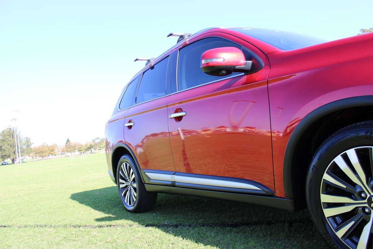 2019 MITSUBISHI OUTLANDER EXCEED 7 SEAT (AWD) CONTINUOUS VARIABLE 4D WAGON 4CYL
