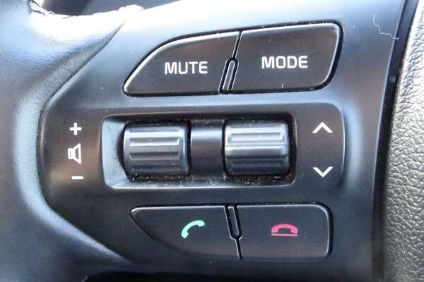 2017 Kia Sorento SLi UM