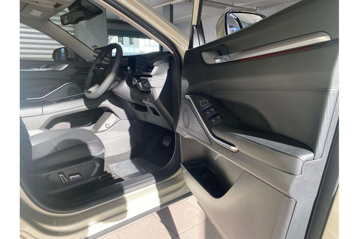 H6 Facelift Lux Auto Hybrid 4X2