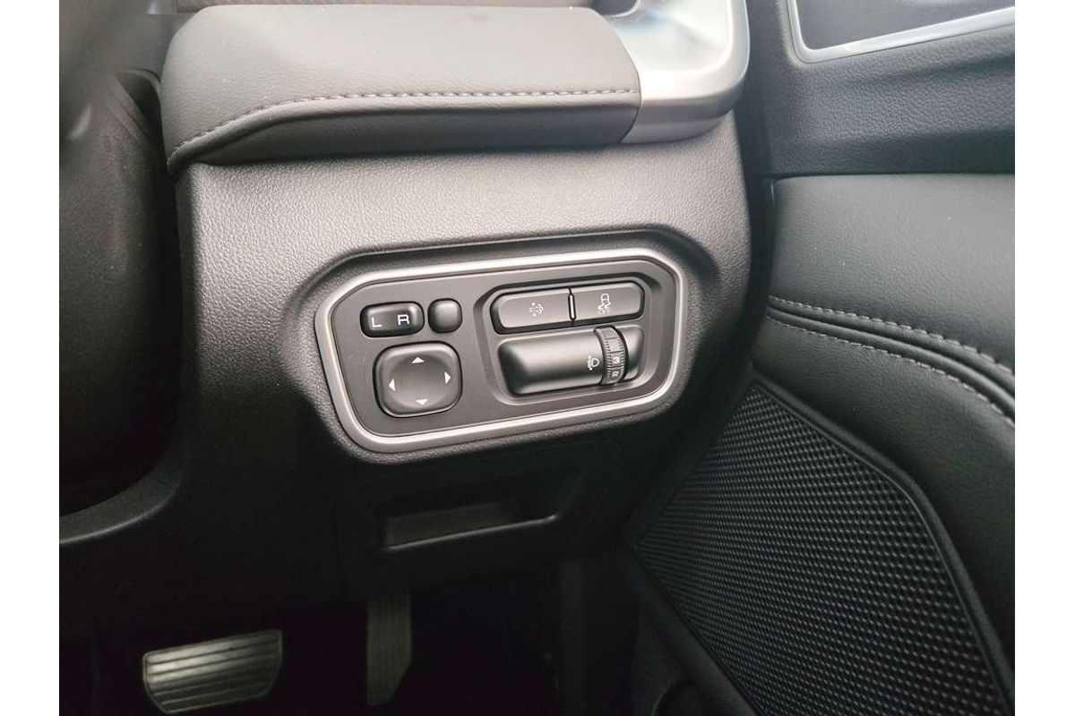 2.0T Cannon Single Cab Chassic Premium 4x2