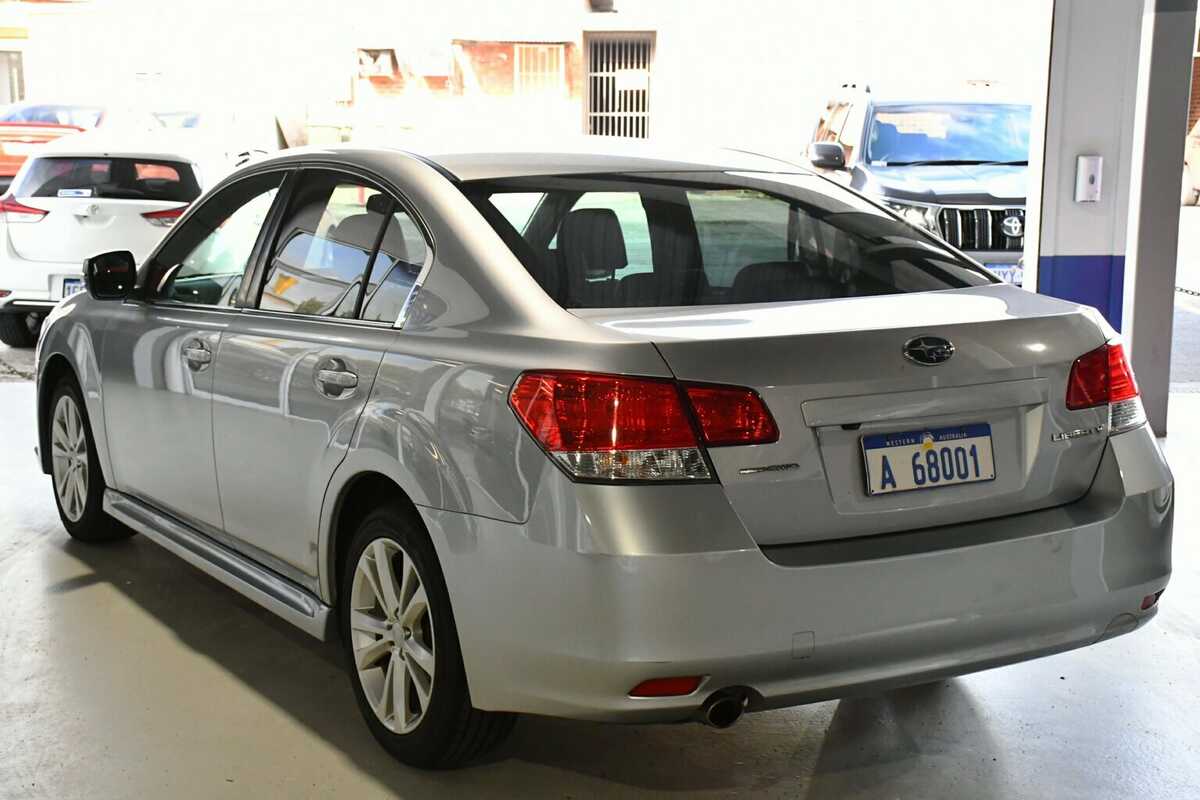 2013 Subaru Liberty 2.5I: The Unexpectedly Good Used Car? - 0gvssx4