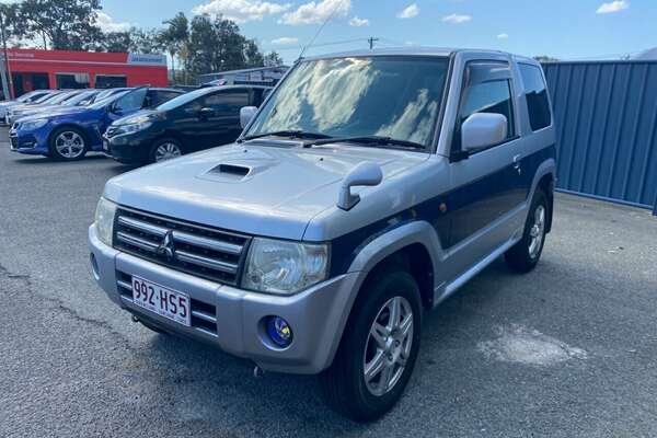 2008 Mitsubishi PAJERO MINI