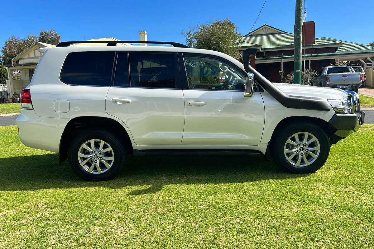 SOLD 2018 Toyota Landcruiser VX in White Used SUV Bunbury WA