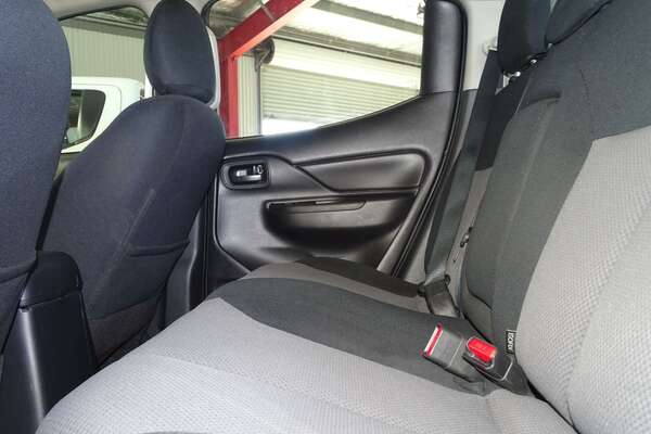 2019 Mitsubishi Triton GLX ADAS MR