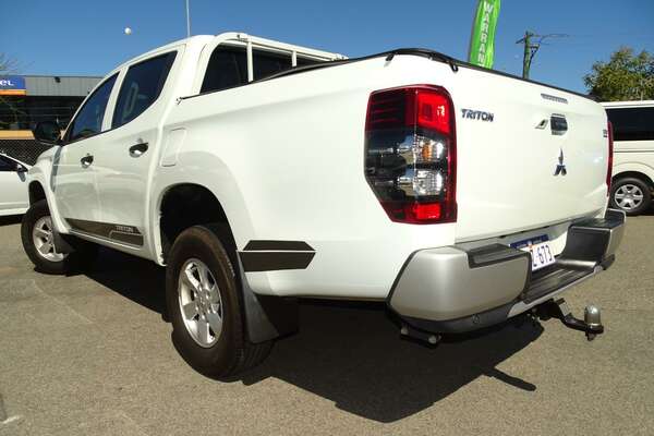 2019 Mitsubishi Triton GLX ADAS MR