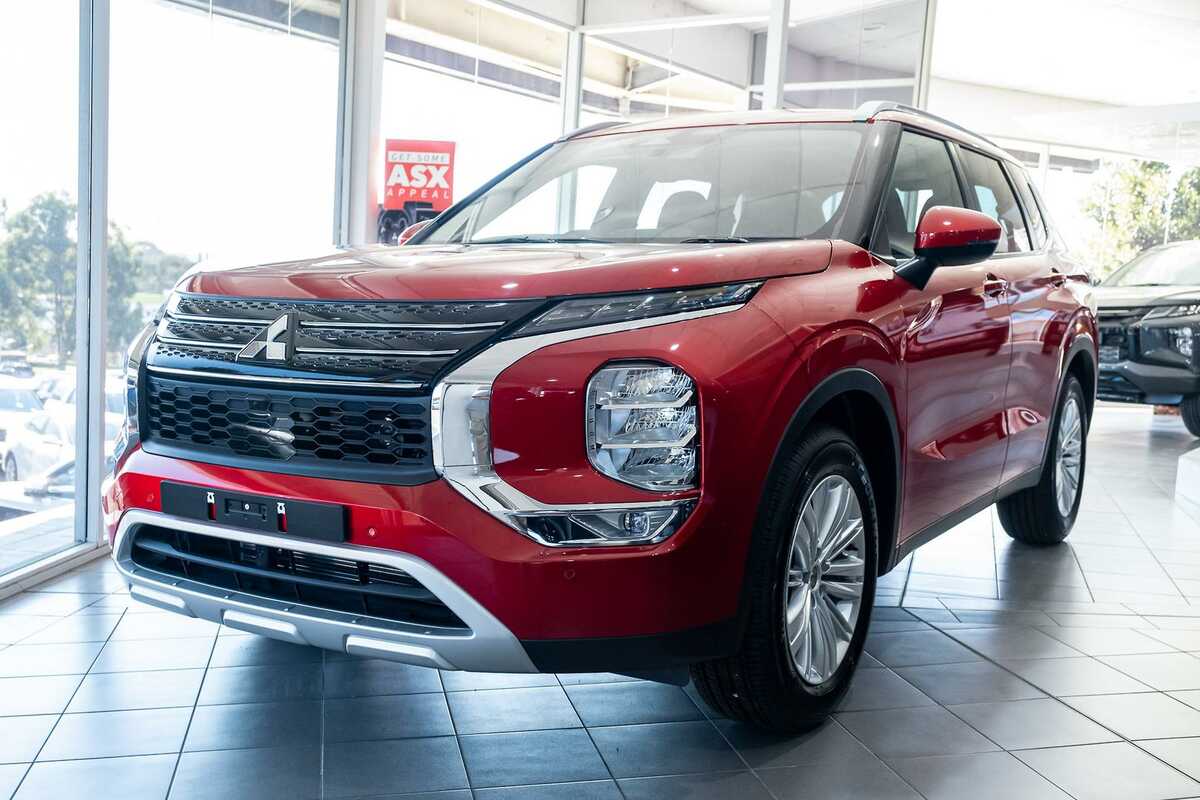 2023 Mitsubishi Outlander LS ZM