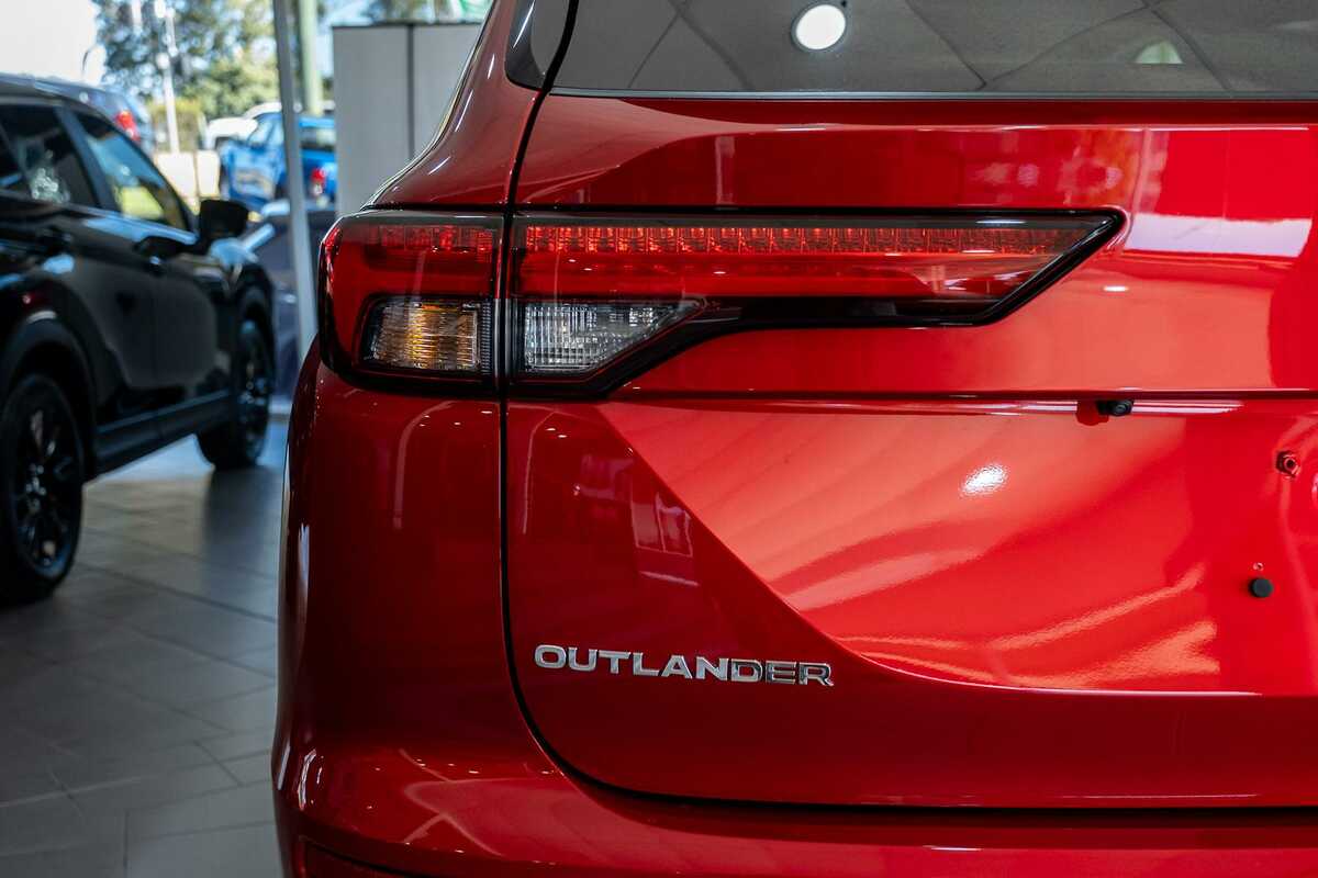 2023 Mitsubishi Outlander LS ZM