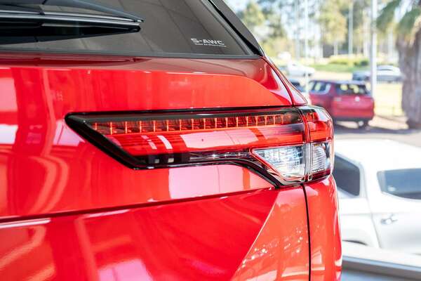 2023 Mitsubishi Outlander LS ZM