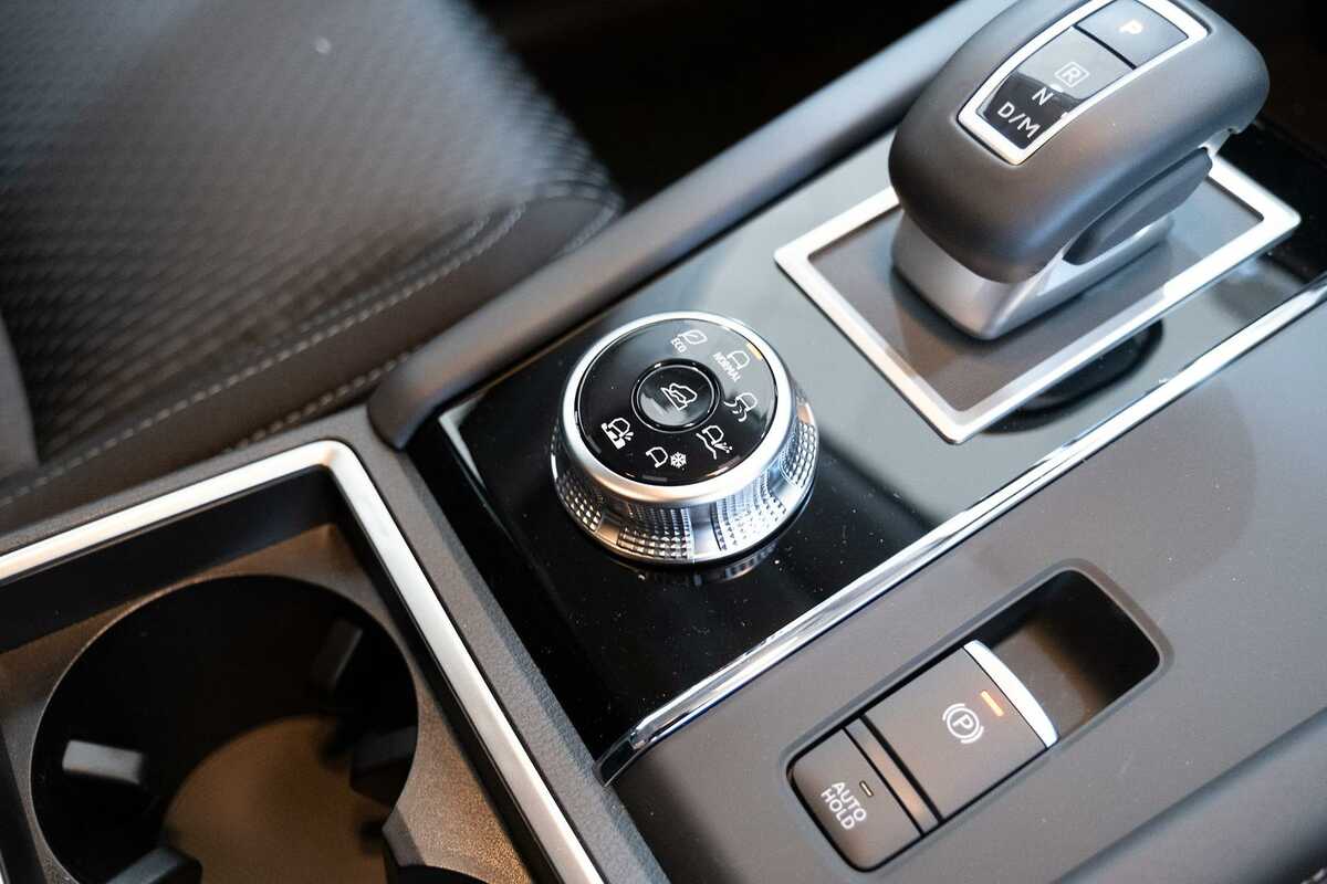 2023 Mitsubishi Outlander LS ZM