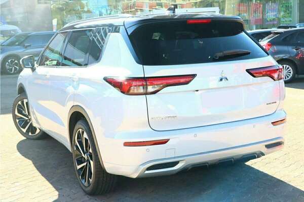 2023 Mitsubishi Outlander Exceed Tourer ZM
