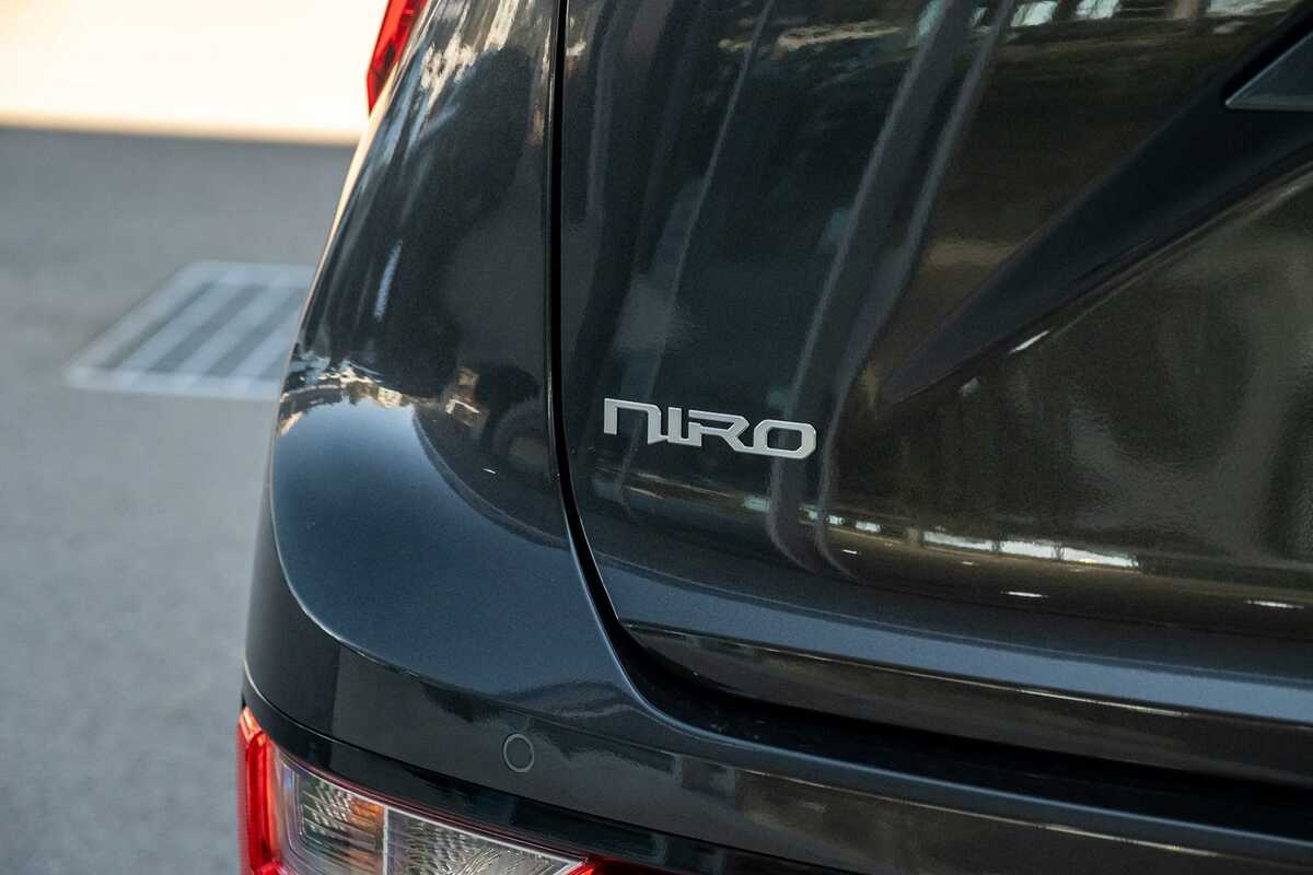 2023 Kia Niro HEV S SG2