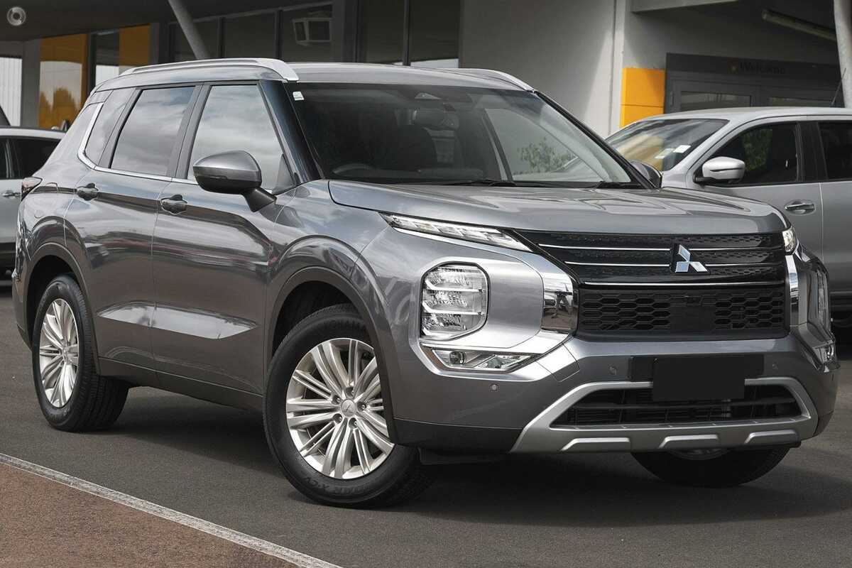 2023 Mitsubishi Outlander LS ZM