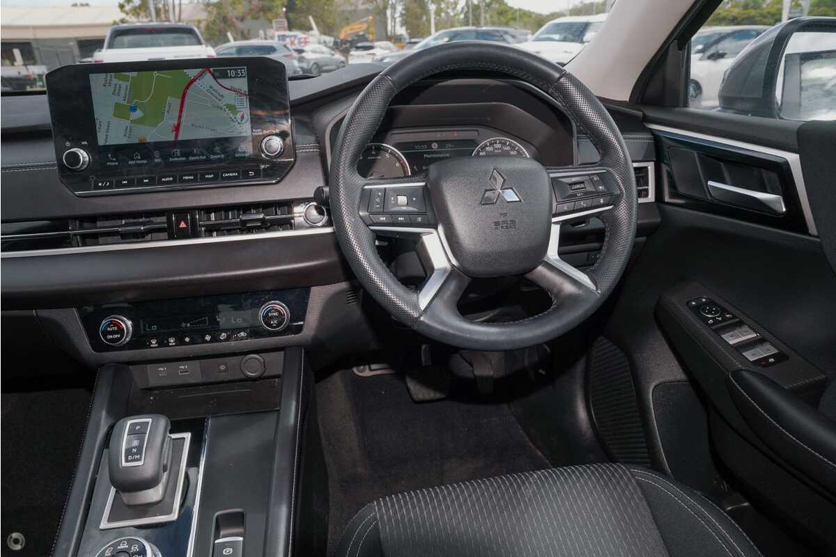 2023 Mitsubishi Outlander LS ZM