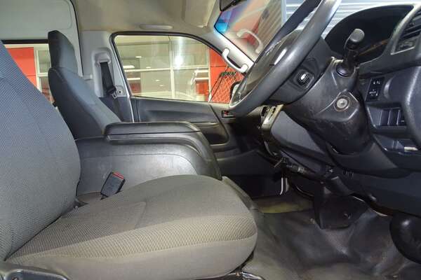 2019 Toyota Hiace Commuter KDH223R