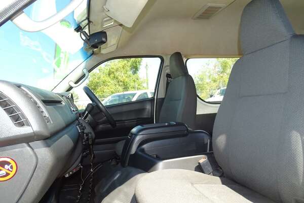 2018 Toyota Hiace Commuter KDH223R