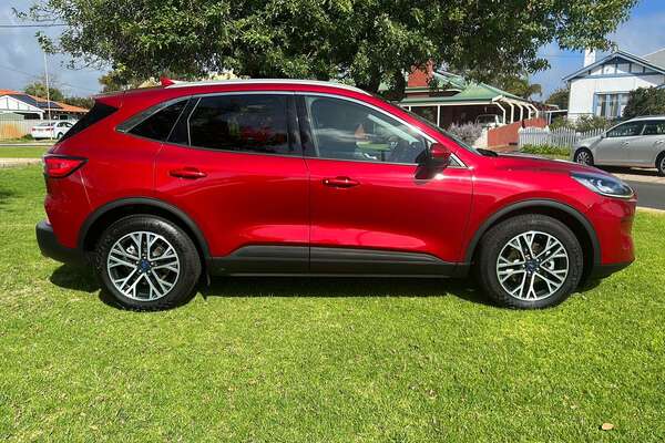 2021 Ford Escape  ZH