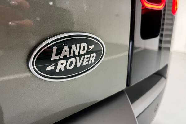 2023 Land Rover Defender 90 D250 S L663