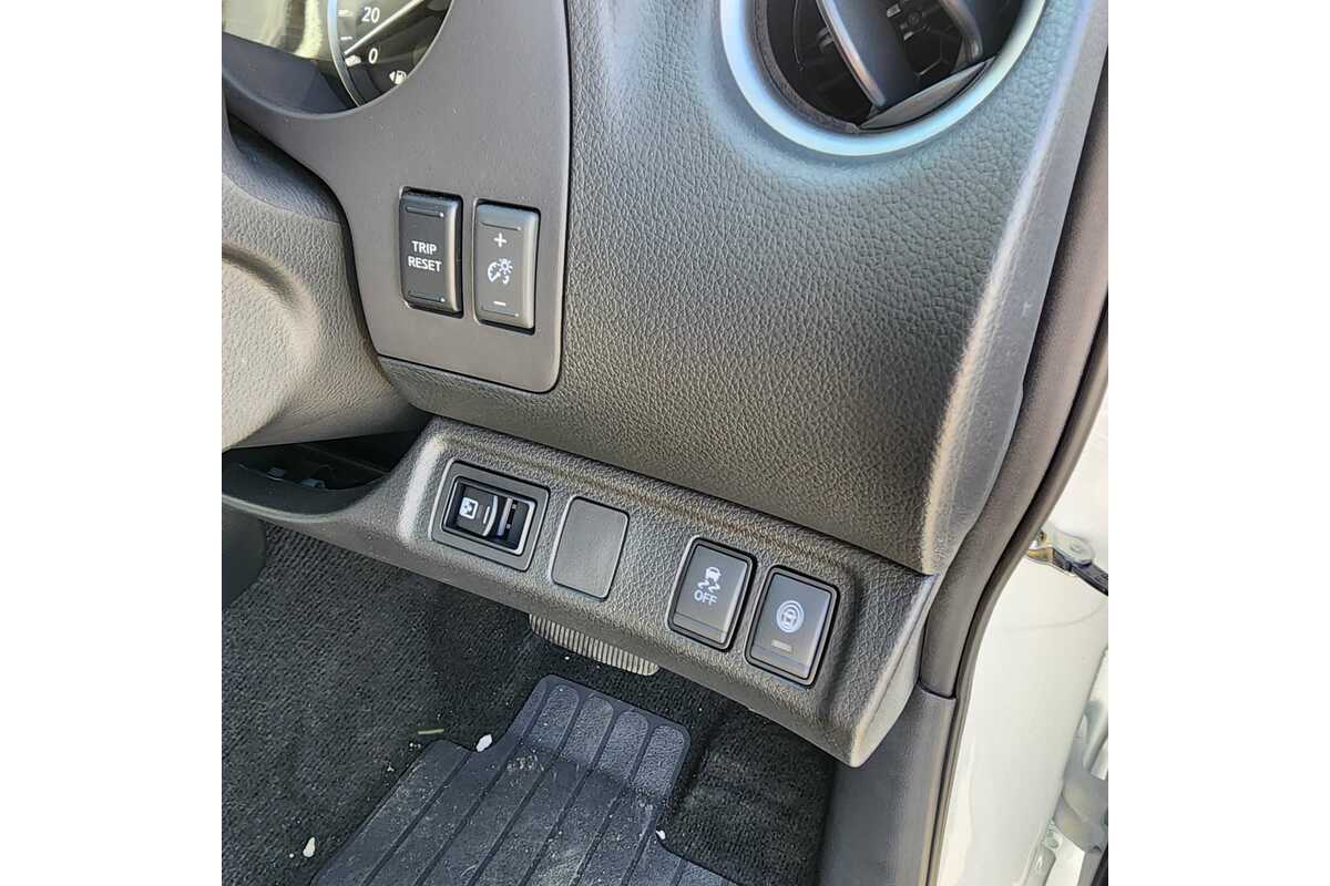 2023 Nissan Navara ST-X D23