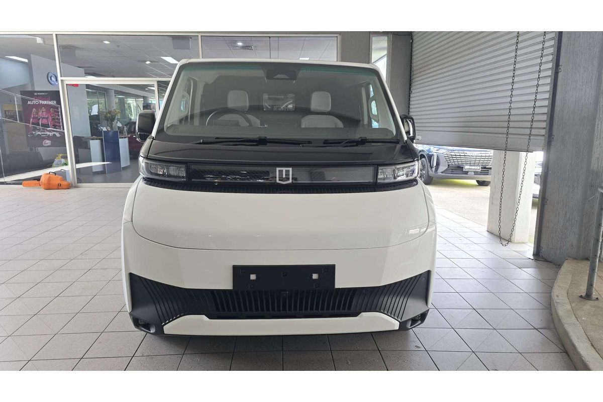Super Van 5m, SWB, FWD, 83kWh, H1980, 2 seats