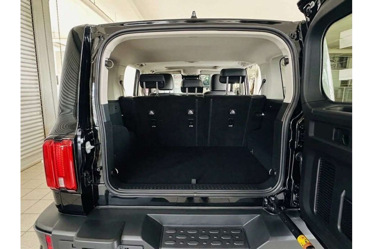 TANK 300 LUXURY DIESEL 4X4 (3.0T towing)