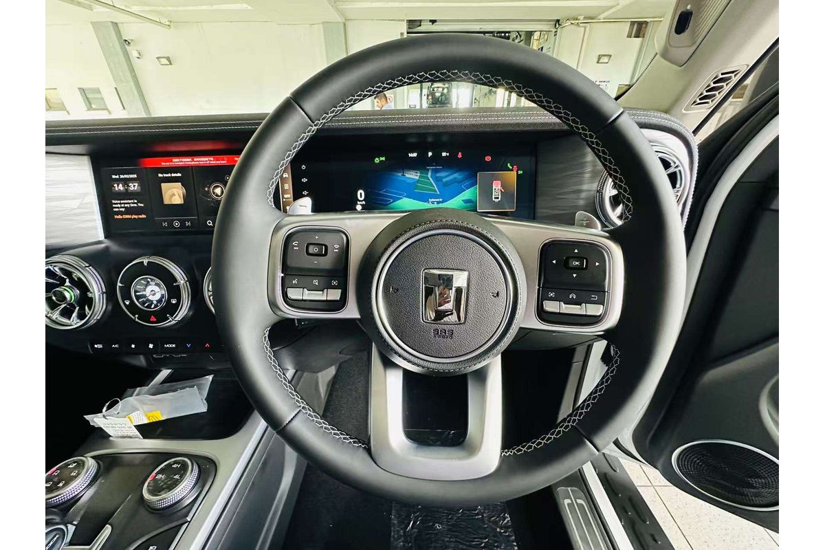 TANK 300 LUXURY DIESEL 4X4 (3.0T towing)
