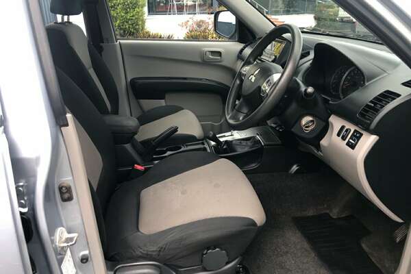 2015 Mitsubishi Triton GLX MN